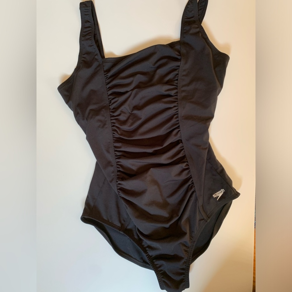 Speedo size 16 Women's Swimsuit One Piece Endurance+ Shirred Tank Moderate Cut